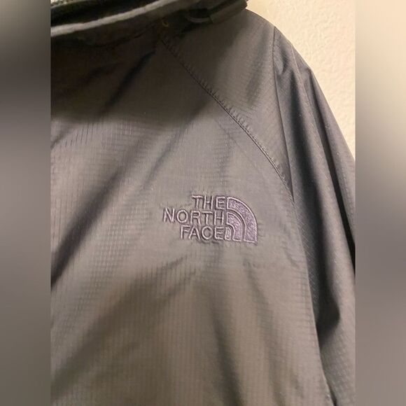The North Face women’s nylon waterproof hooded Jacket shell Small - Picture 4 of 11